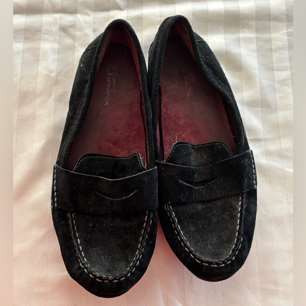 White Mountain Womens 8 1/2 M Black Loafers (Good Condition)